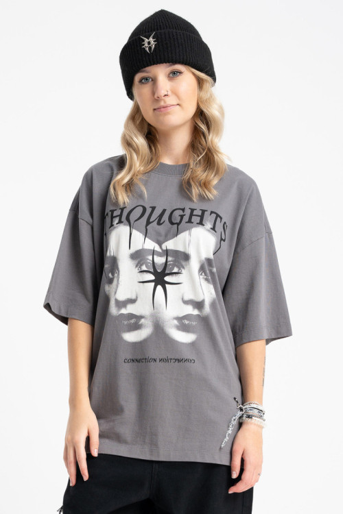 Czarny t-shirt LOOSE z autorską grafiką z przodu