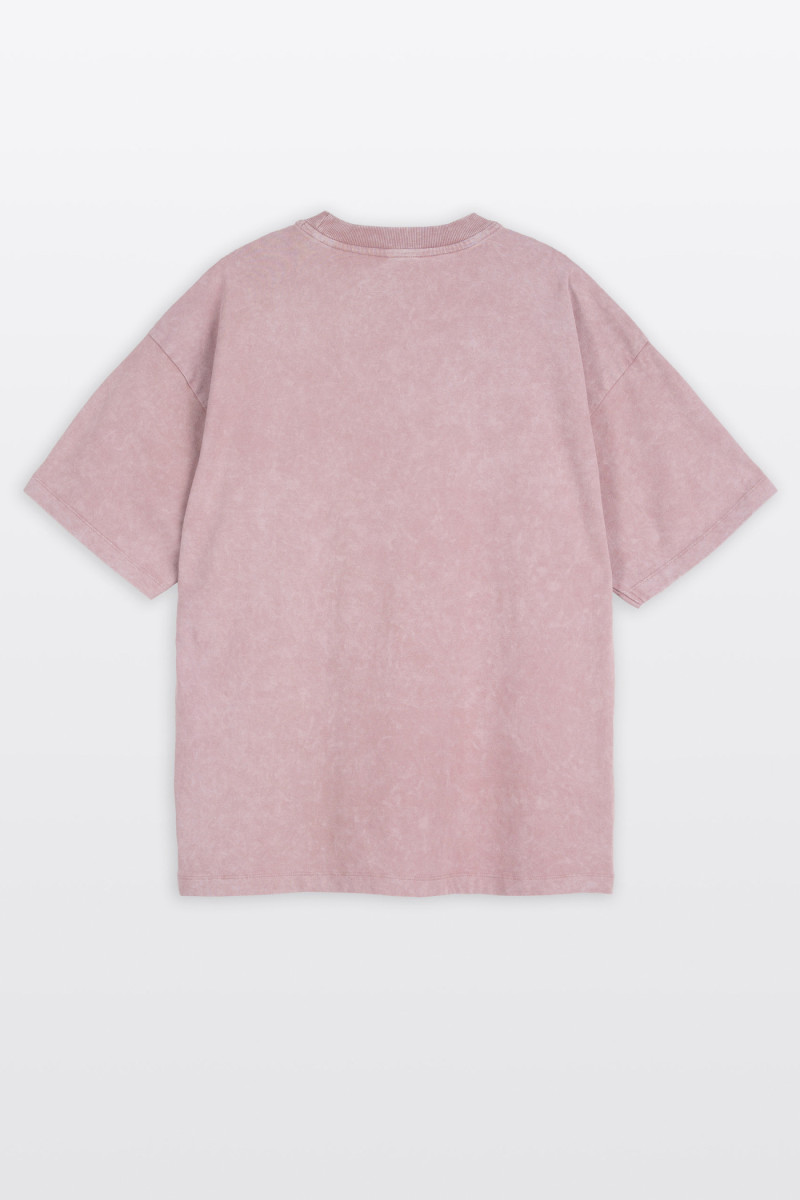 Różowy t-shirt LOOSE z autorską grafiką z przodu