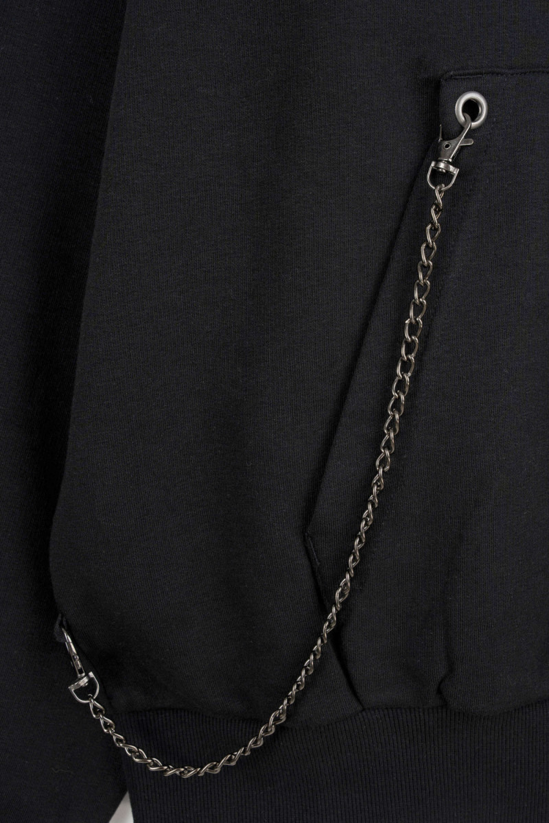 Czarna bluza z kapturem z odpinanym łańcuszkiem