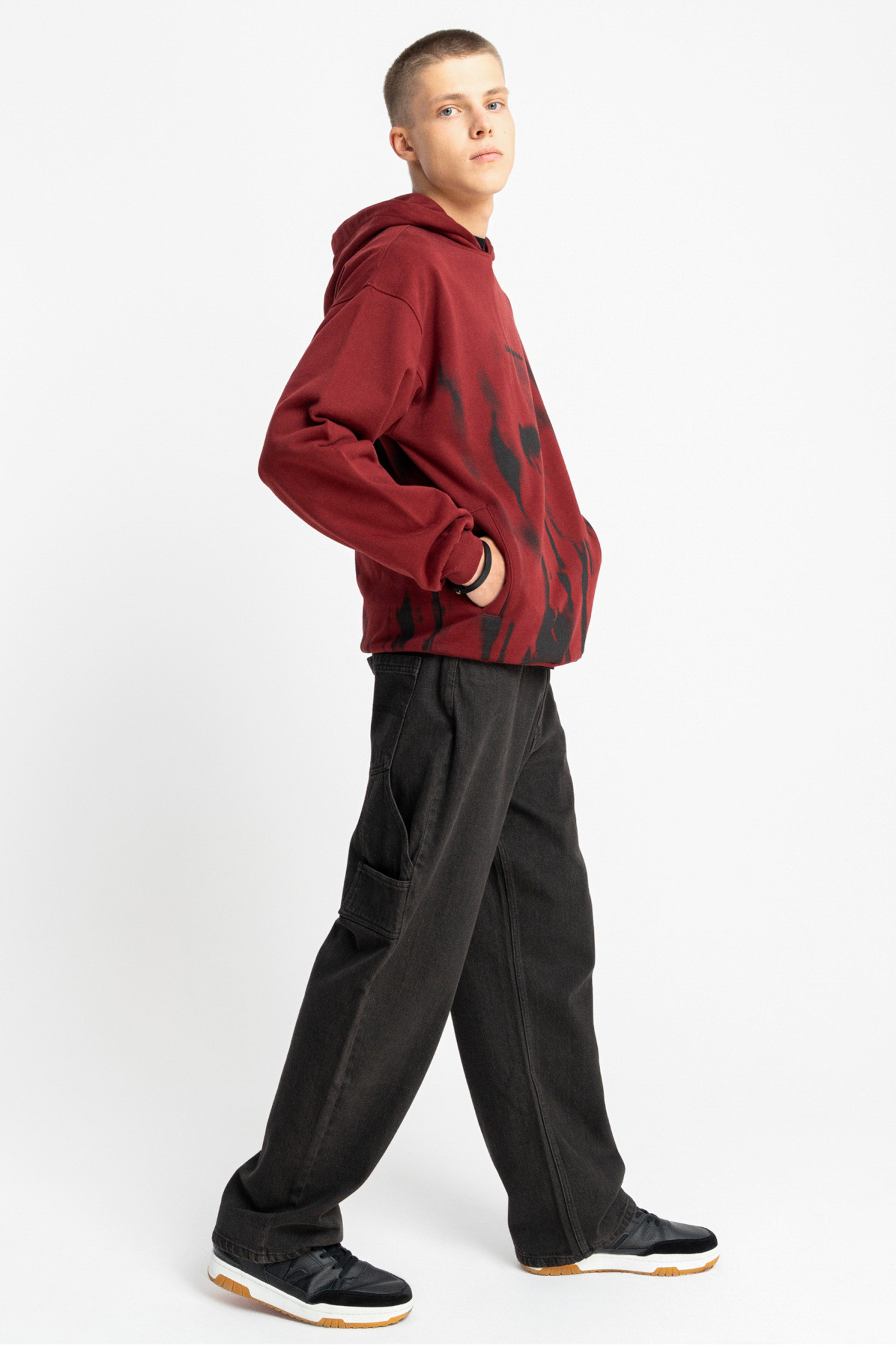 Bordowa bluza REGULAR z nadrukiem na całości