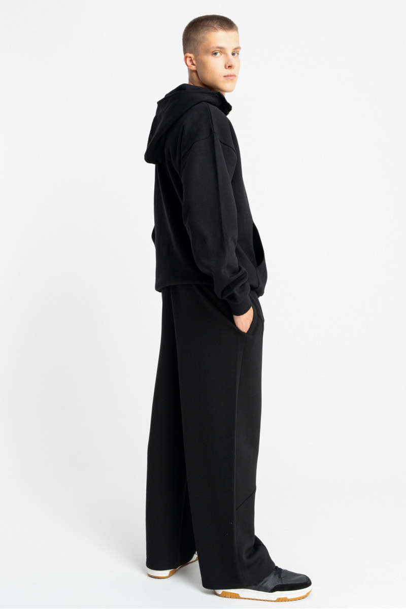 Czarna bluza REGULAR z nadrukiem z przodu