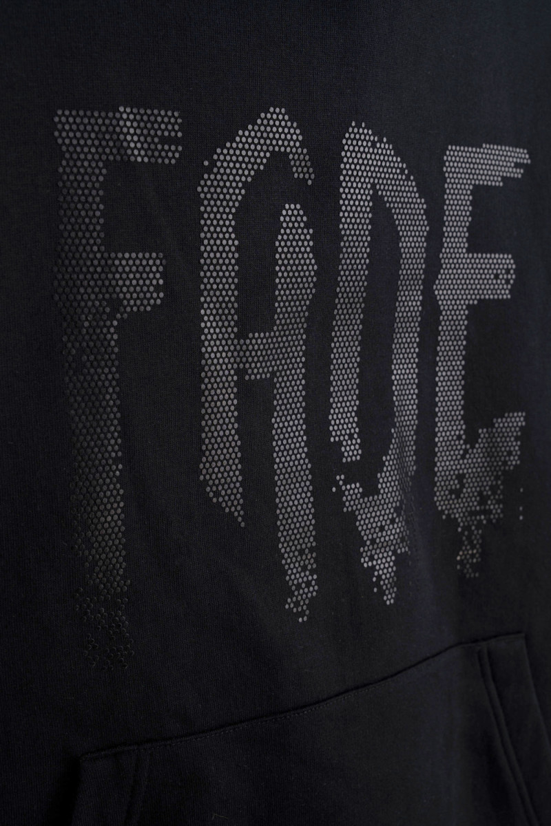 Czarna bluza REGULAR z nadrukiem z przodu