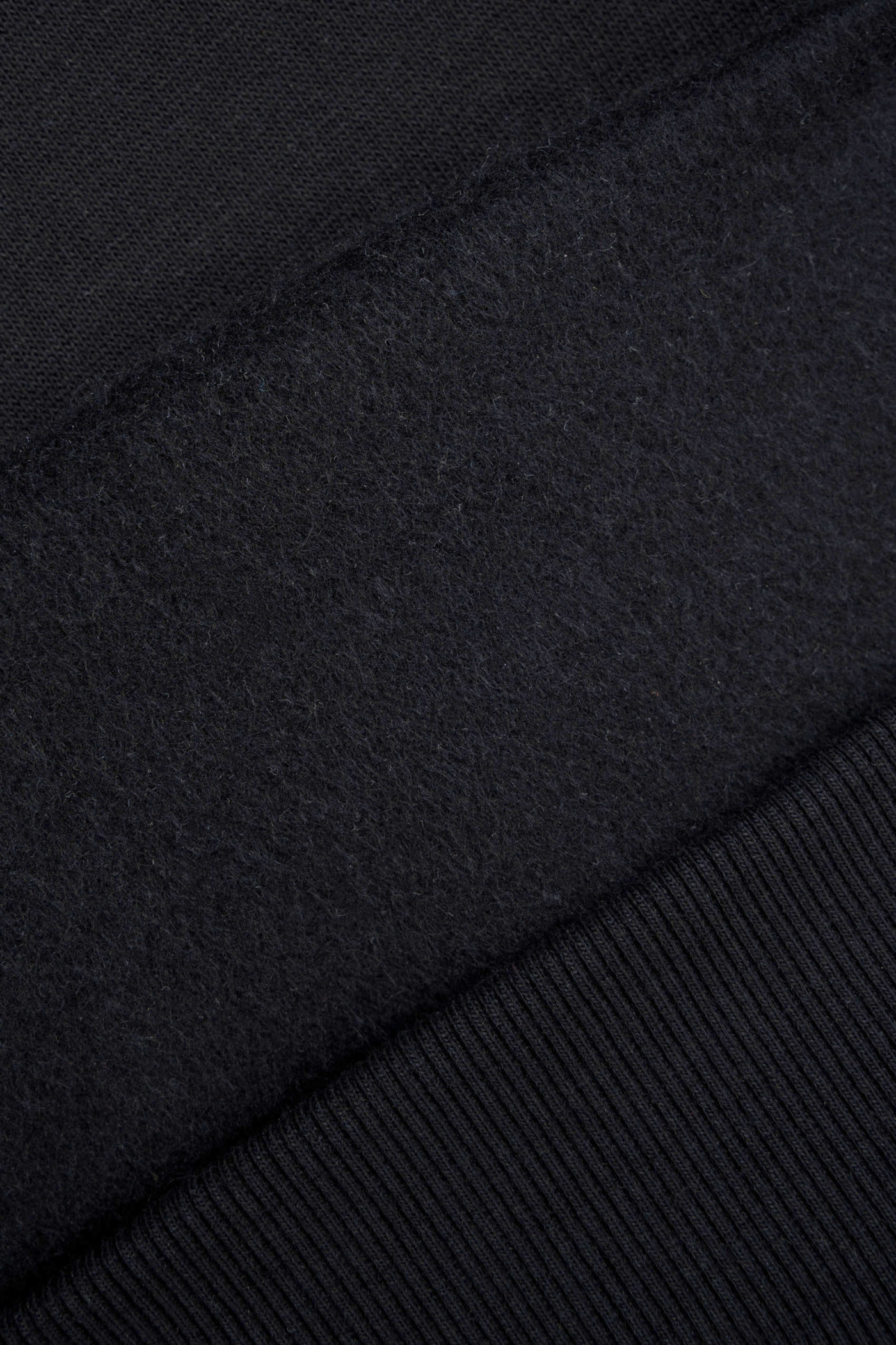 Czarna bluza REGULAR z nadrukiem z przodu