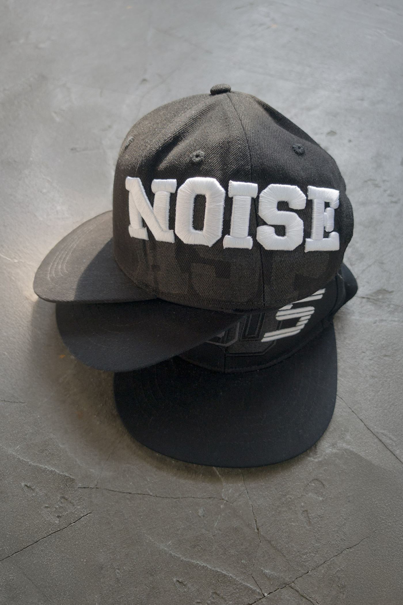 2005xReporter Czarna czapka z daszkiem