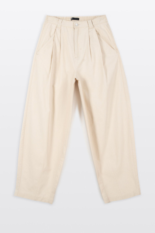 Kremowe spodnie materiałowe BAGGY z zakładkami