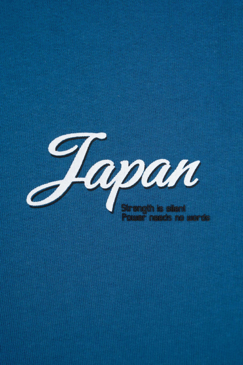 Niebieska bluza REGULAR z autorską grafiką z tyłu