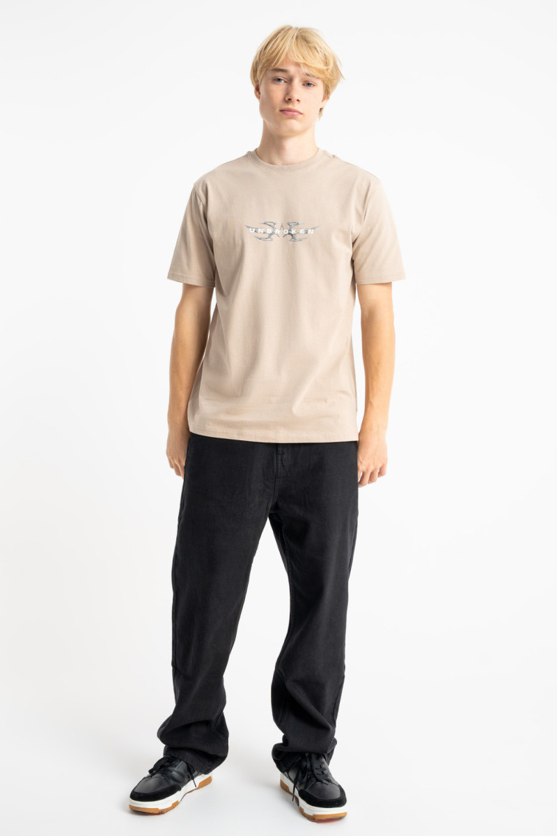 Beżowy t-shirt REGULAR z minimalistyczną grafiką z przodu