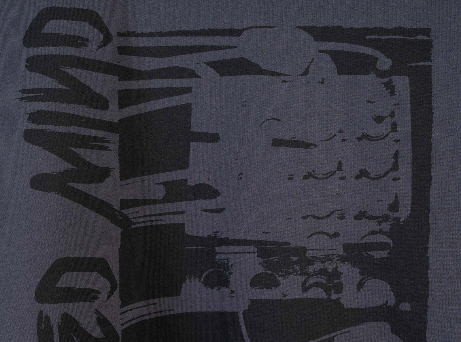 Ciemnoszary longsleeve z autorską grafiką z przodu