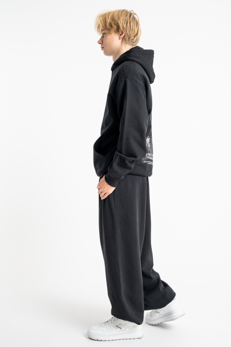 Czarne spodnie dresowe OVERSIZE z minimalistycznym nadrukiem