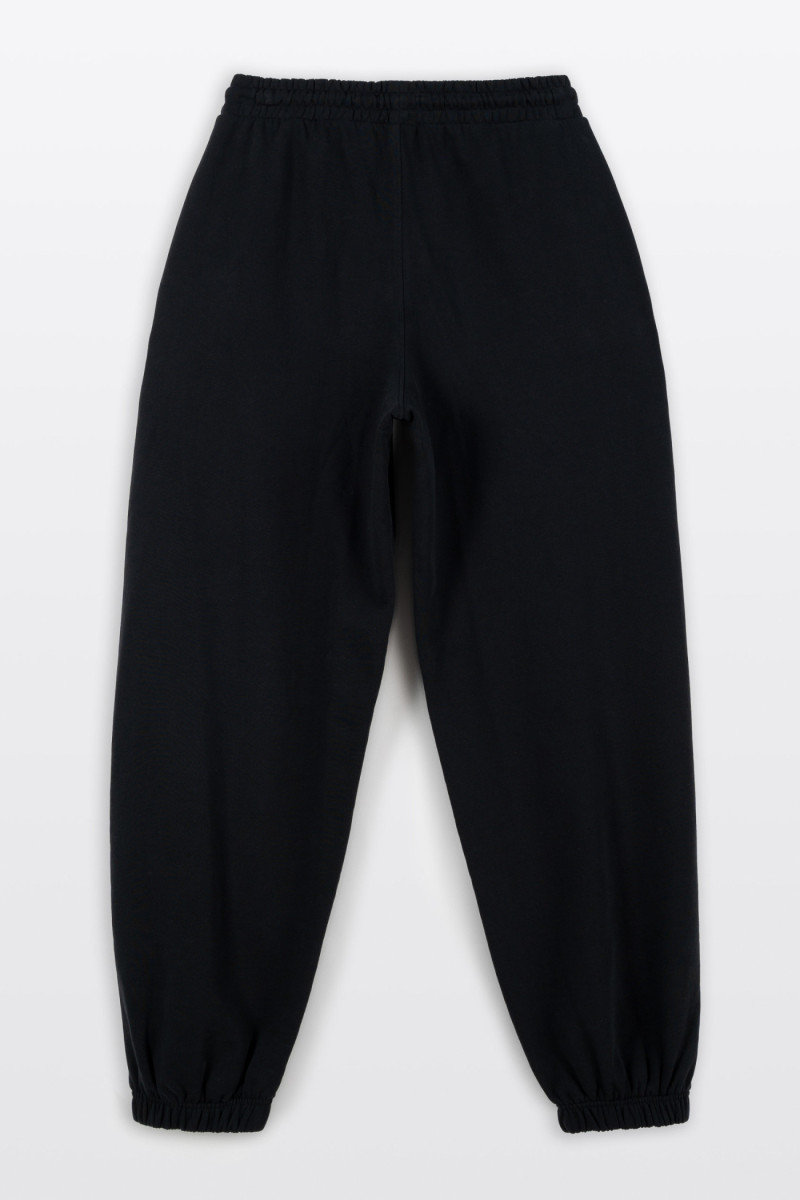Czarne spodnie dresowe OVERSIZE z minimalistycznym nadrukiem