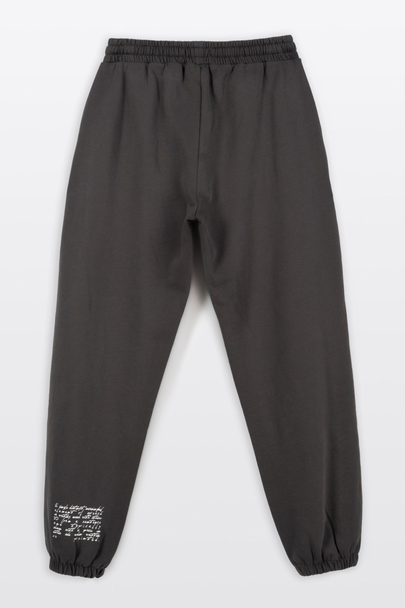 Ciemnoszare spodnie dresowe OVERSIZE z nadrukiem na nogawce
