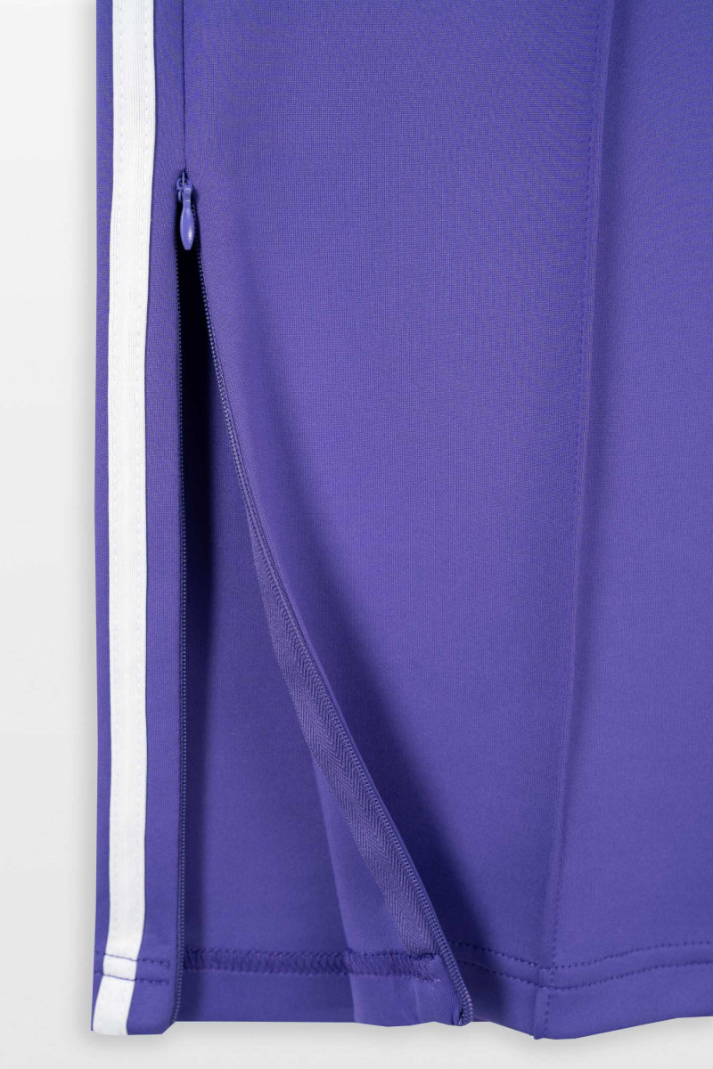 Fioletowe spodnie dresowe z lampasami