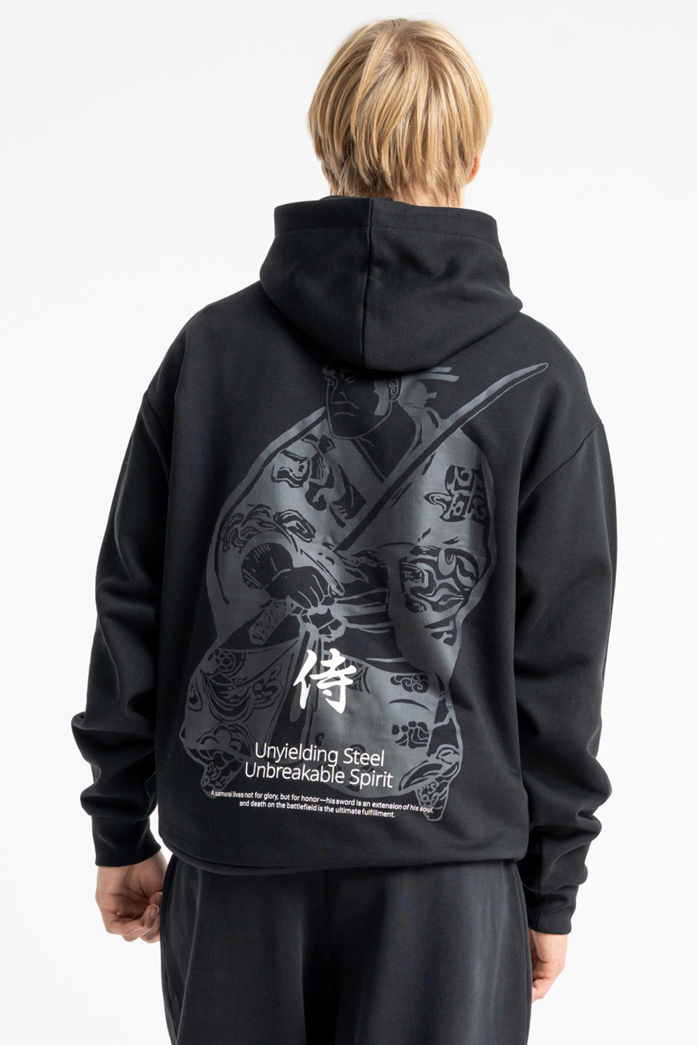 Czarna bluza REGULAR z kapturem z autorska grafiką z tyłu