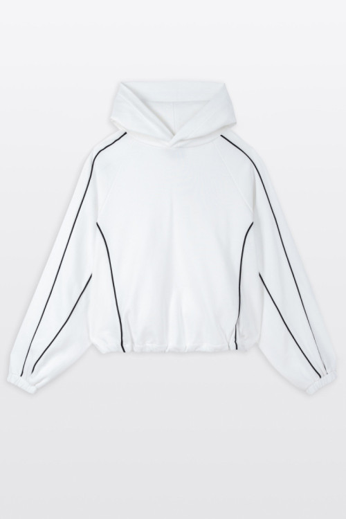 Biała bluza BOXY z kapturem z kontrastową lamówką