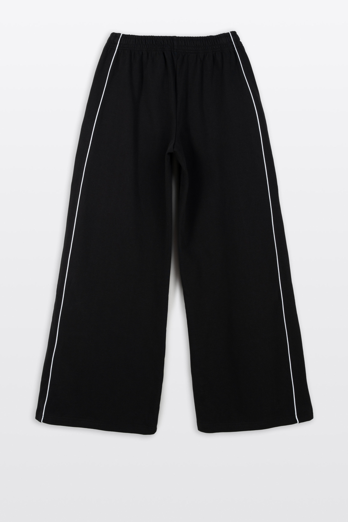 Czarne spodnie dresowe WIDE LEG z kontrastowymi wypustkami podkreślające cięcia