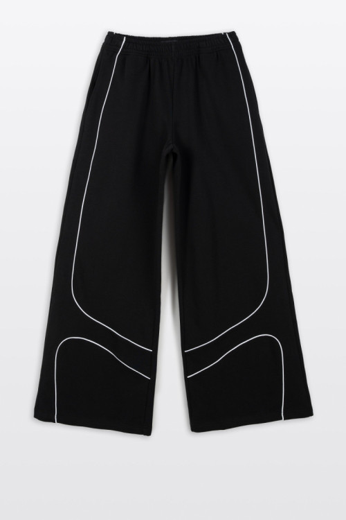 Czarne spodnie dresowe WIDE LEG z kontrastowymi wypustkami podkreślające cięcia