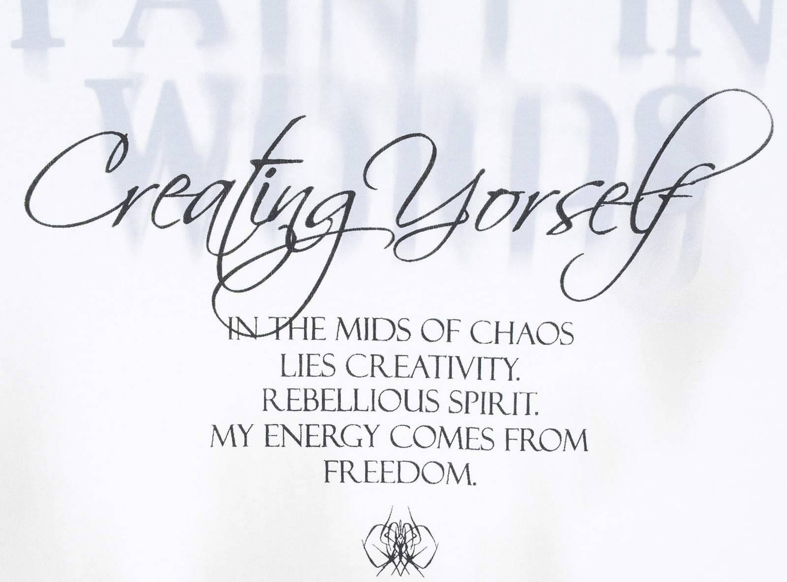 Biały t-shirt LOOSE z autorską grafiką z tyłu