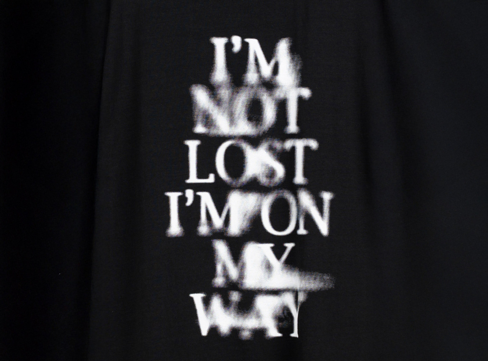 Czarny t-shirt LOOSE z autorską grafiką z tyłu