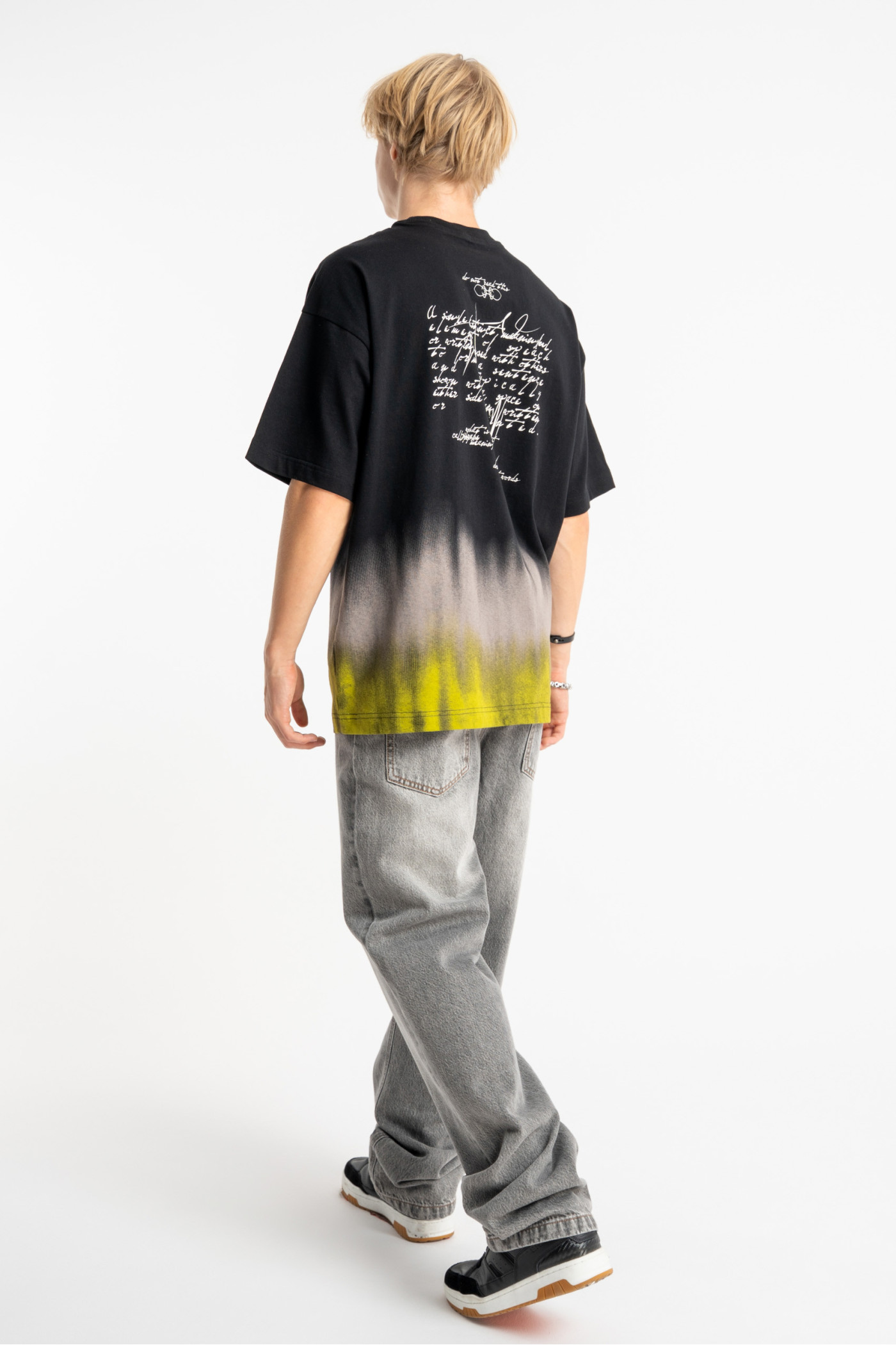 Czarny t-shirt OVERSIZE z nadrukiem na całości