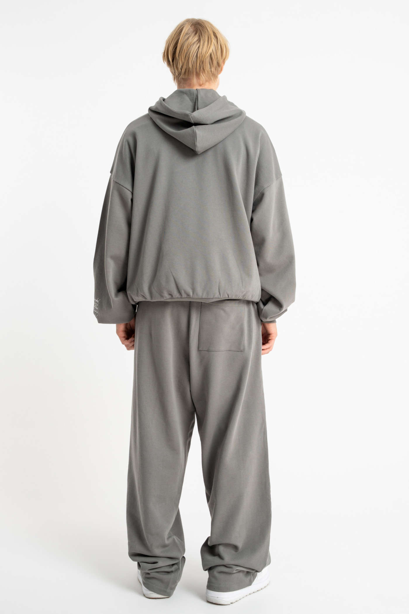 Szara bluza BOXY z kapturem z minimalistycznymi nadrukami