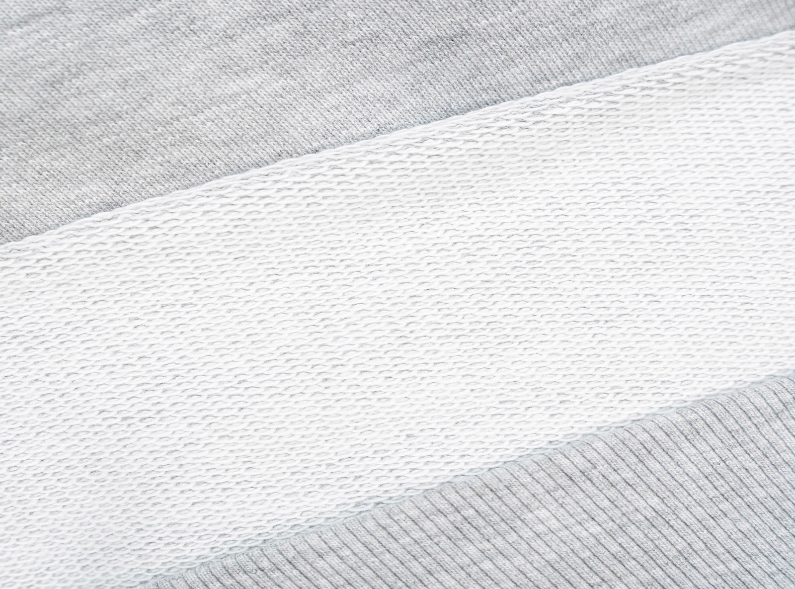 Szara bluza REGULAR z kapturem z autorską grafiką z tyłu