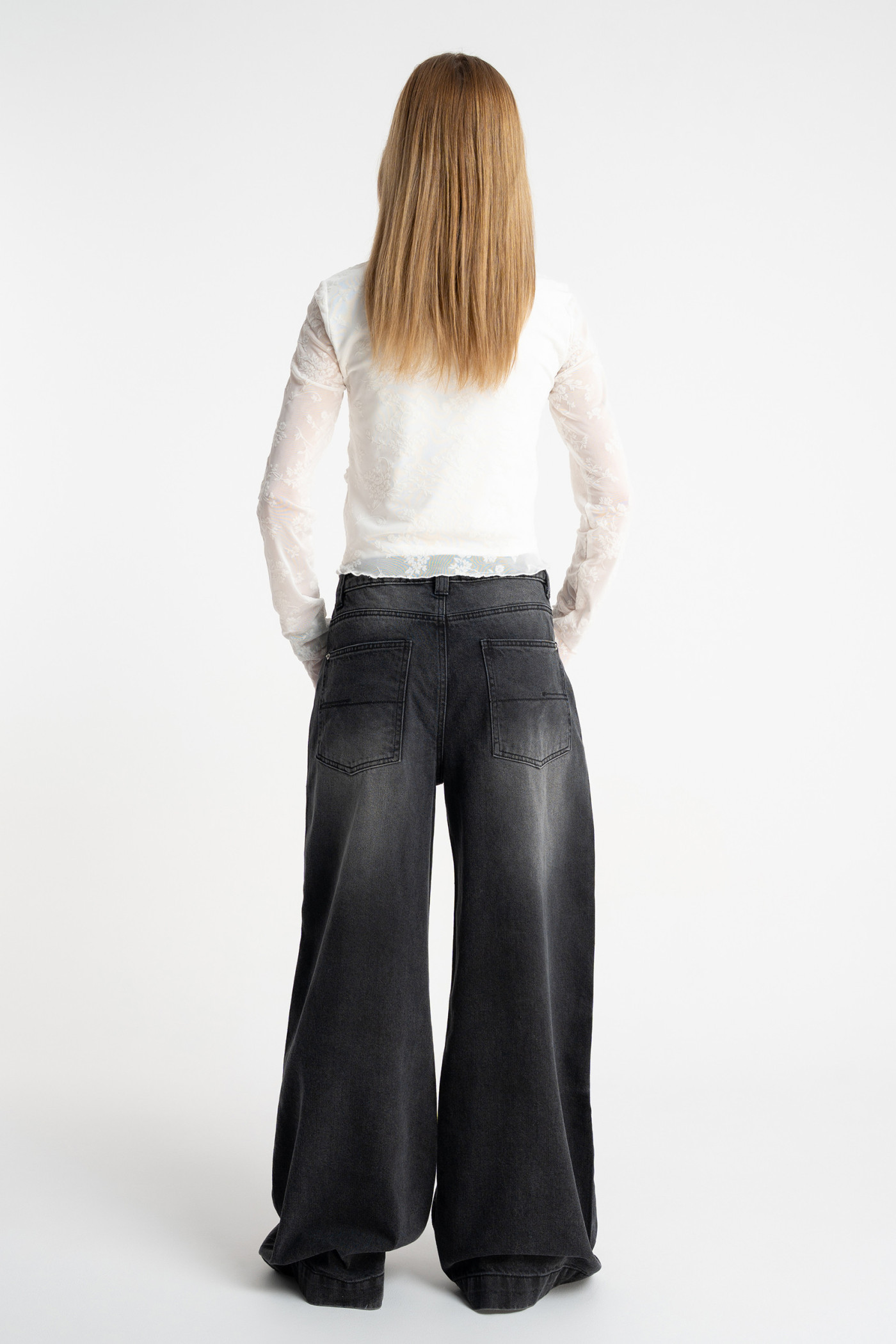 Kremowa bluzka w kwiaty z transparentnej siateczki z topem