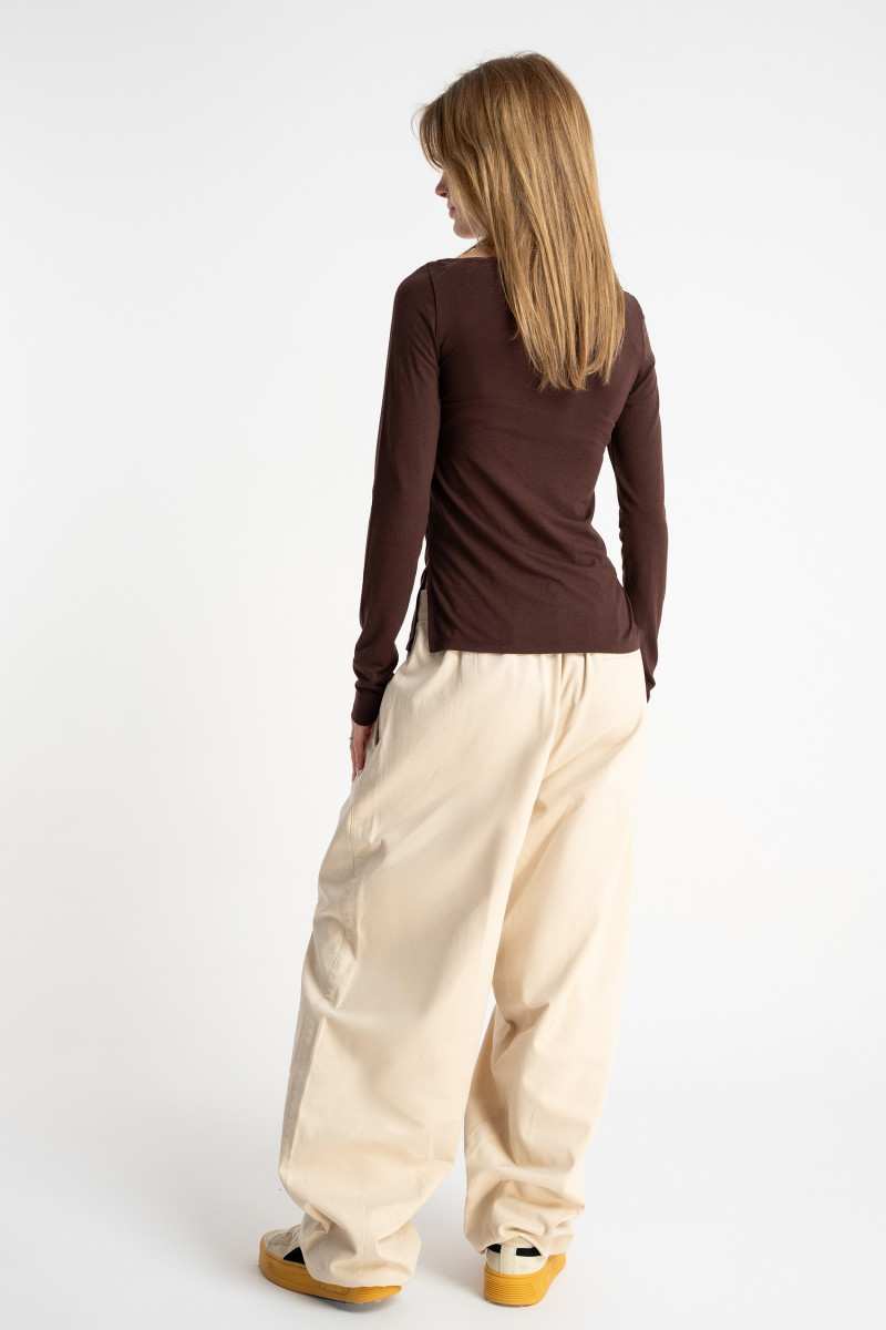 Kremowe spodnie materiałowe BAGGY z zakładkami, beżowy