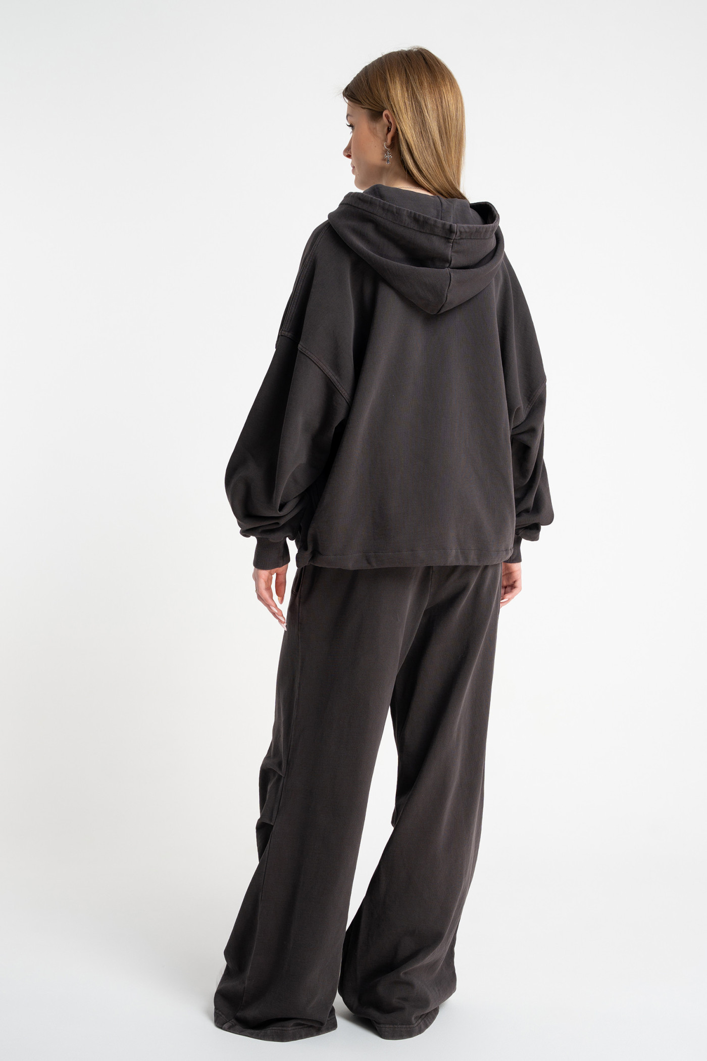 Brązowa bluza BOXY z minimalistycznym haftem