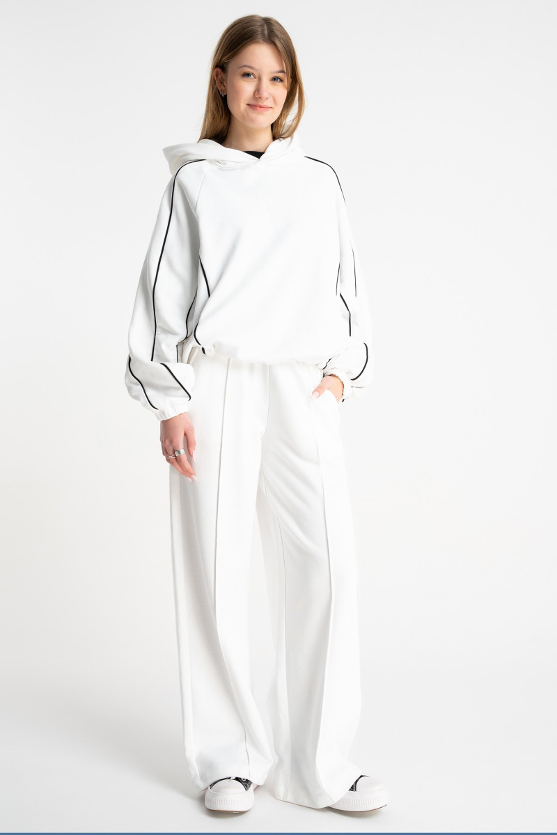 Biała bluza BOXY z kapturem z kontrastową lamówką, biały