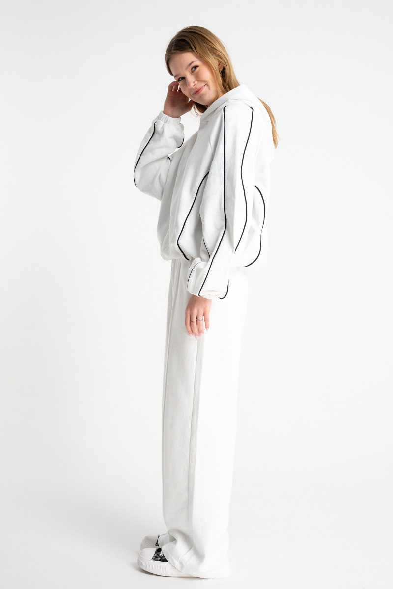 Biała bluza BOXY z kapturem z kontrastową lamówką, biały