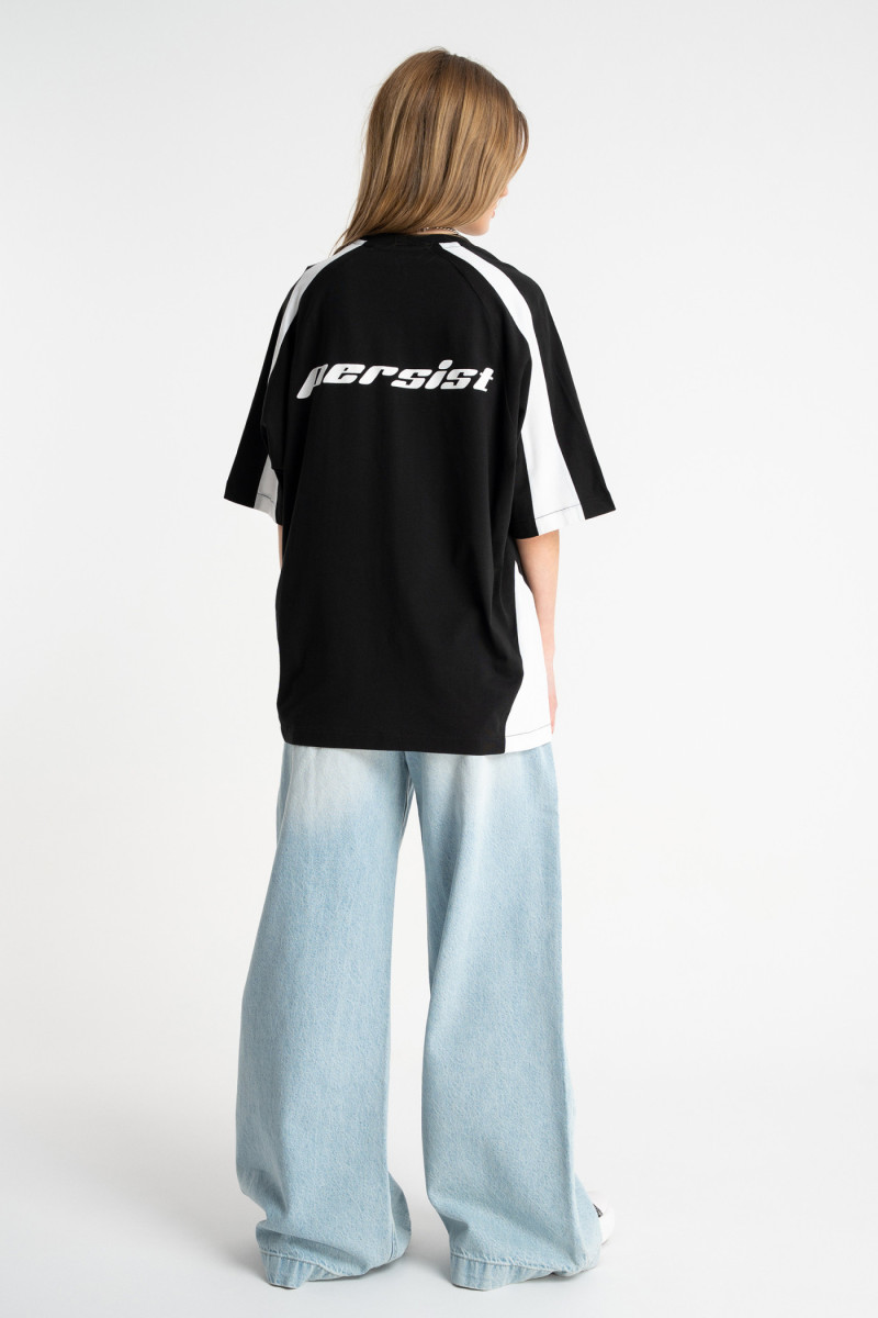 Czarny t-shirt OVERSIZE z kontrastowymi wstawkami