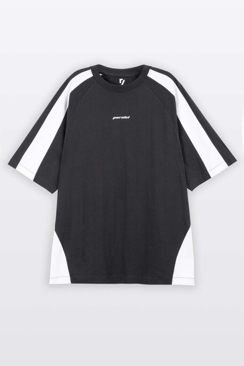 Czarny t-shirt OVERSIZE z kontrastowymi wstawkami