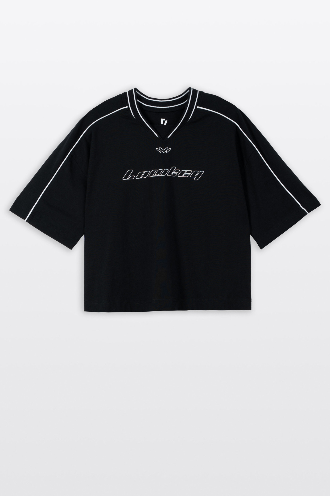 Czarny t-shirt BOXY z kontrastowymi wypustkami