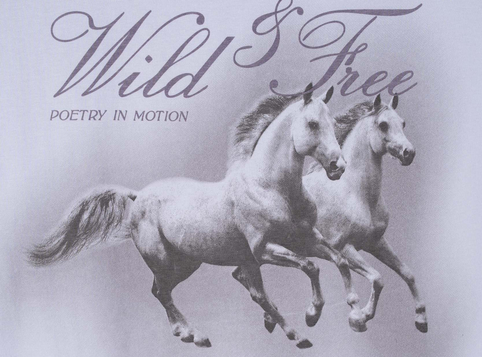 Fioletowy t-shirt COMFORT z autorską grafiką z przodu