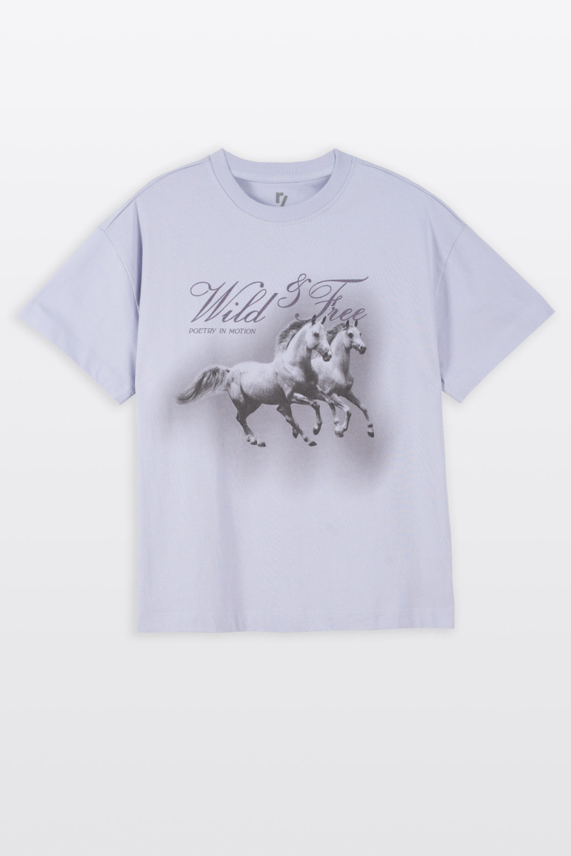 Fioletowy t-shirt COMFORT z autorską grafiką z przodu