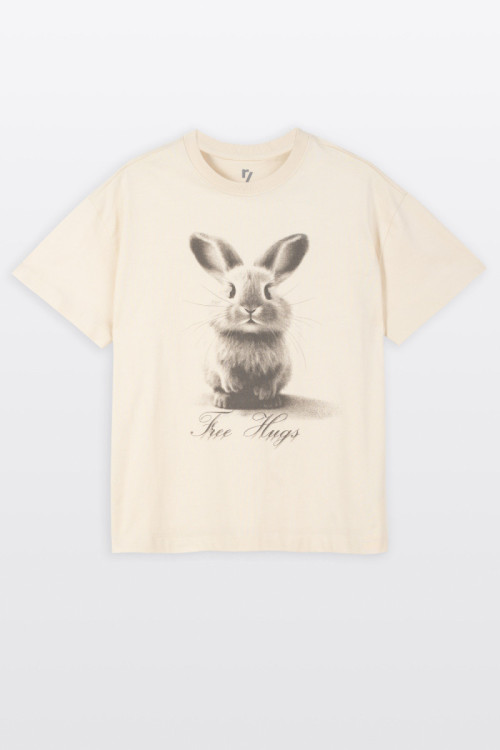 Kremowy t-shirt COMFORT z autorską grafiką z przodu