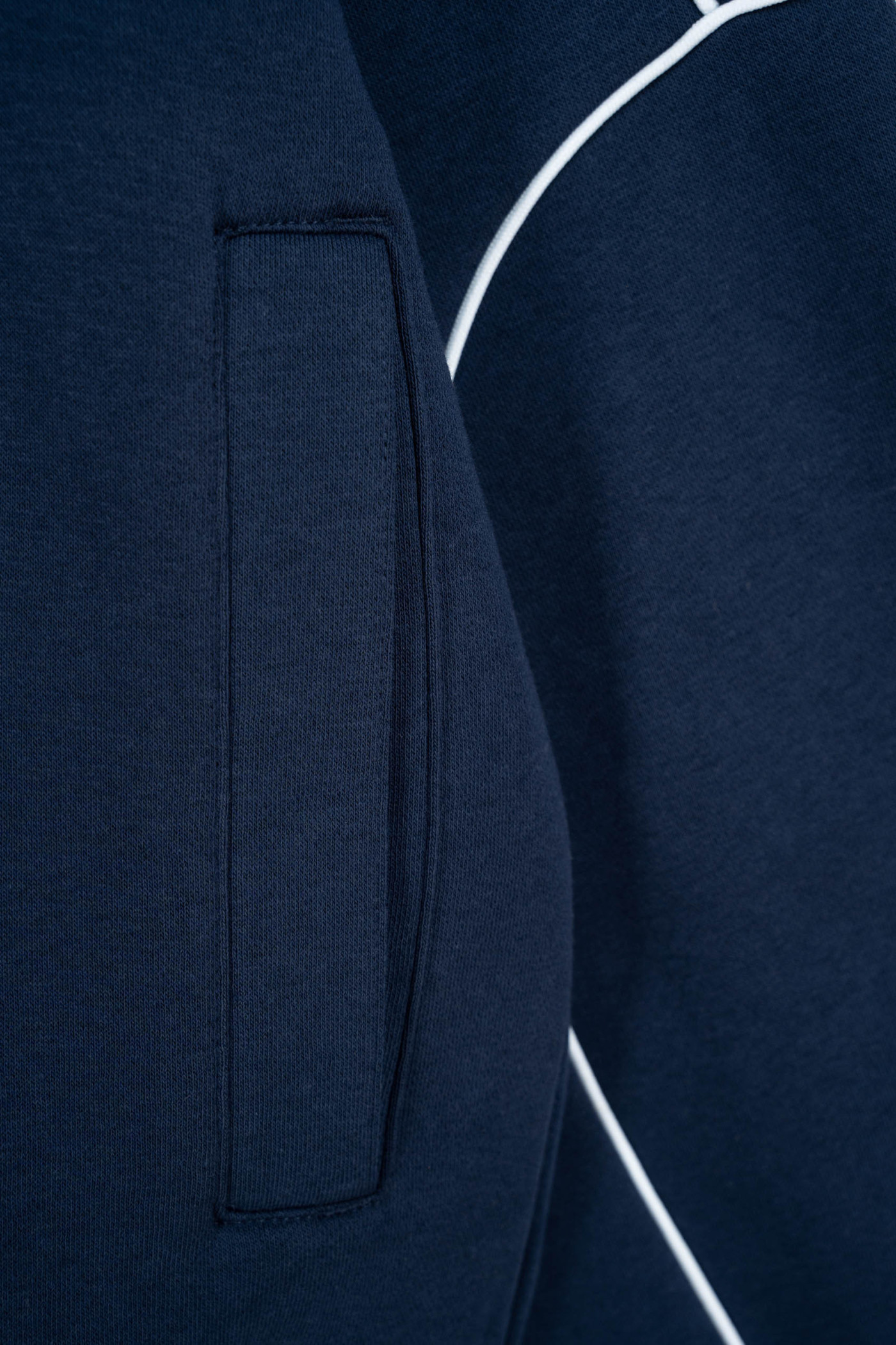 Granatowa bluza BOXY z kapturem z kontrastowymi wypustkami podkreślającymi cięcia