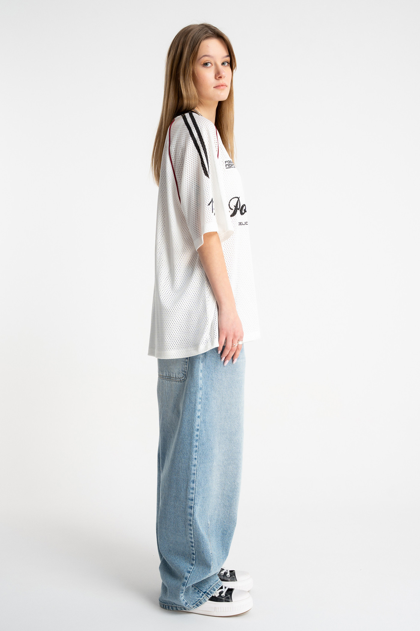 Jasnoniebieskie spodnie jeansowe BARREL z modnymi przetarciami