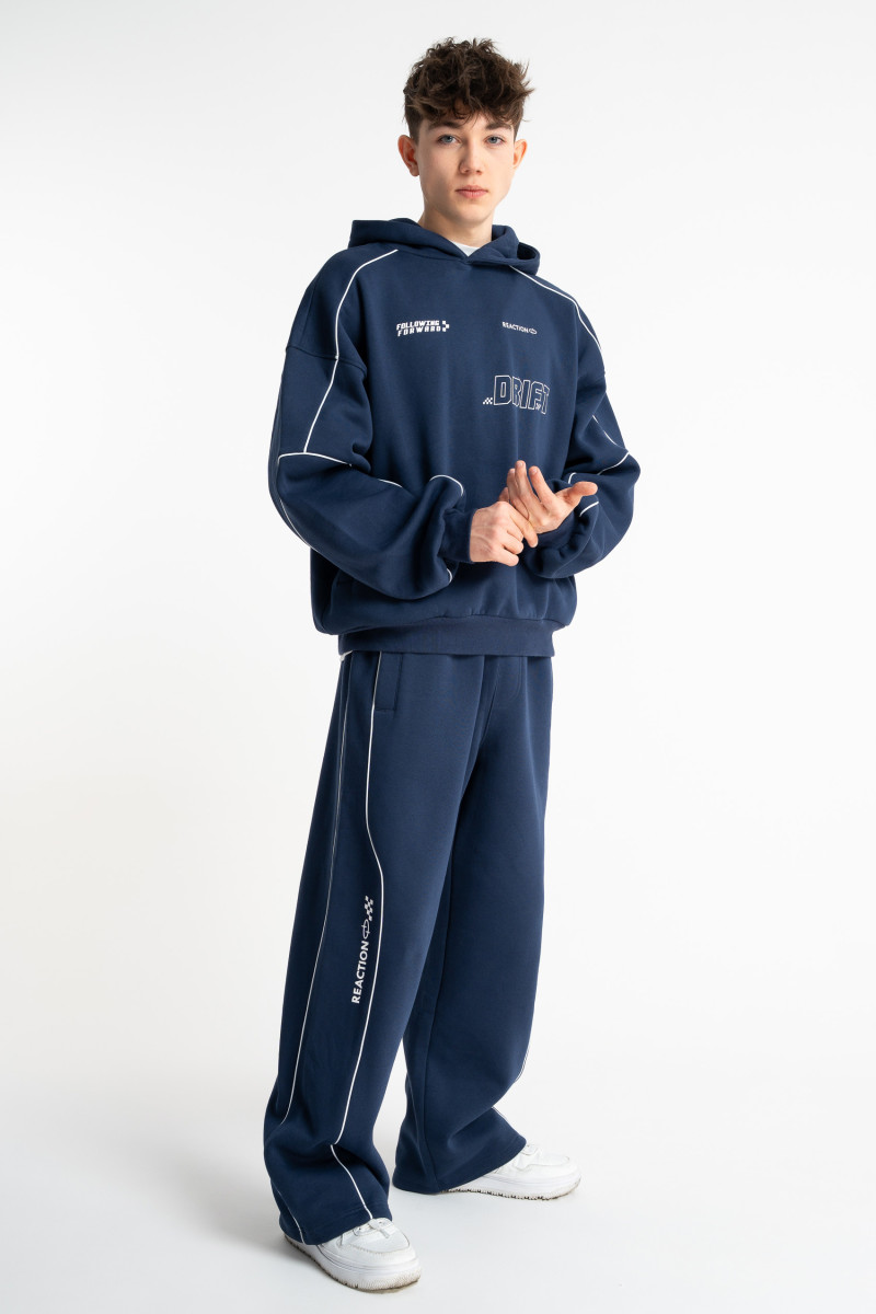 Granatowa bluza BOXY z kapturem z kontrastowymi wypustkami podkreślającymi cięcia