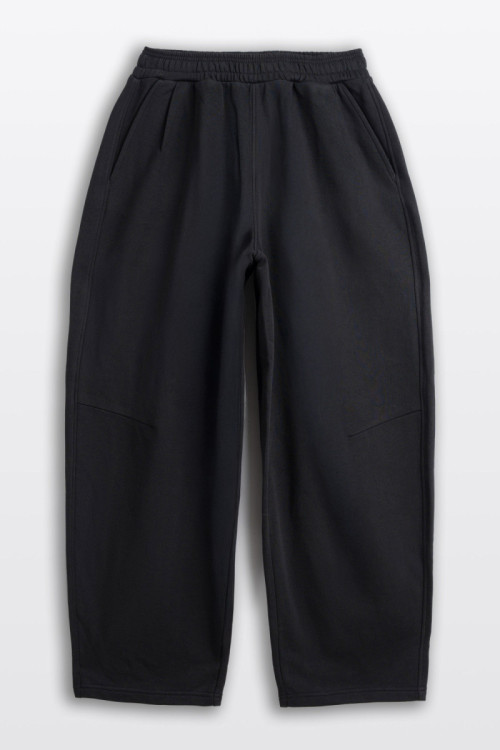 Czarne spodnie dresowe o kroju BARREL bez nadruków