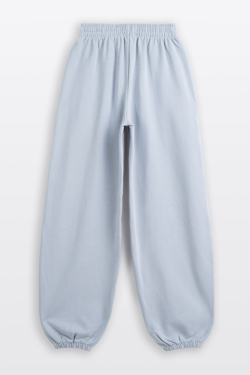 Jasnoniebieskie spodnie dresowe OVERSIZE bez nadruków, niebieski