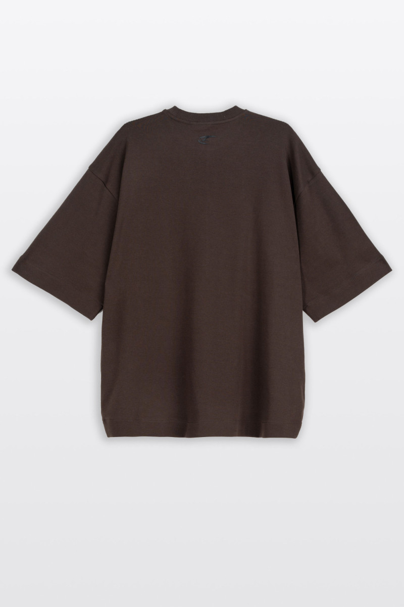 Brązowy t-shirt LOOSE z minimalistycznym nadrukiem