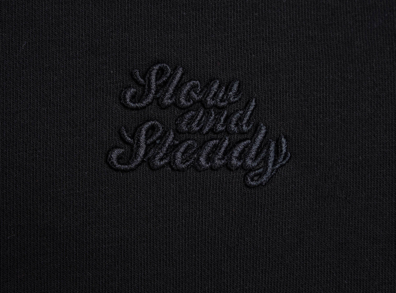 Czarna bluza BOXY z kapturem z minimalistycznym haftem