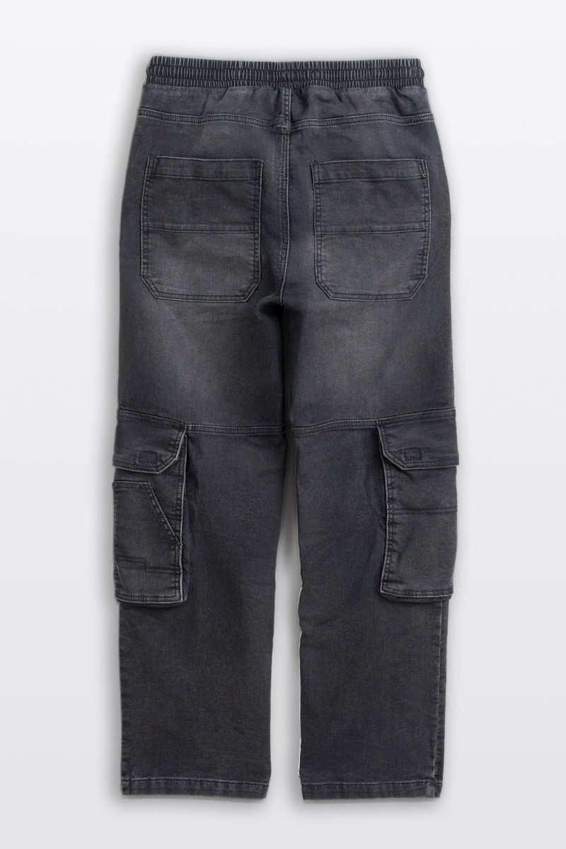 Ciemnoszare spodnie jeansowe typu CARGO z efektem sprania
