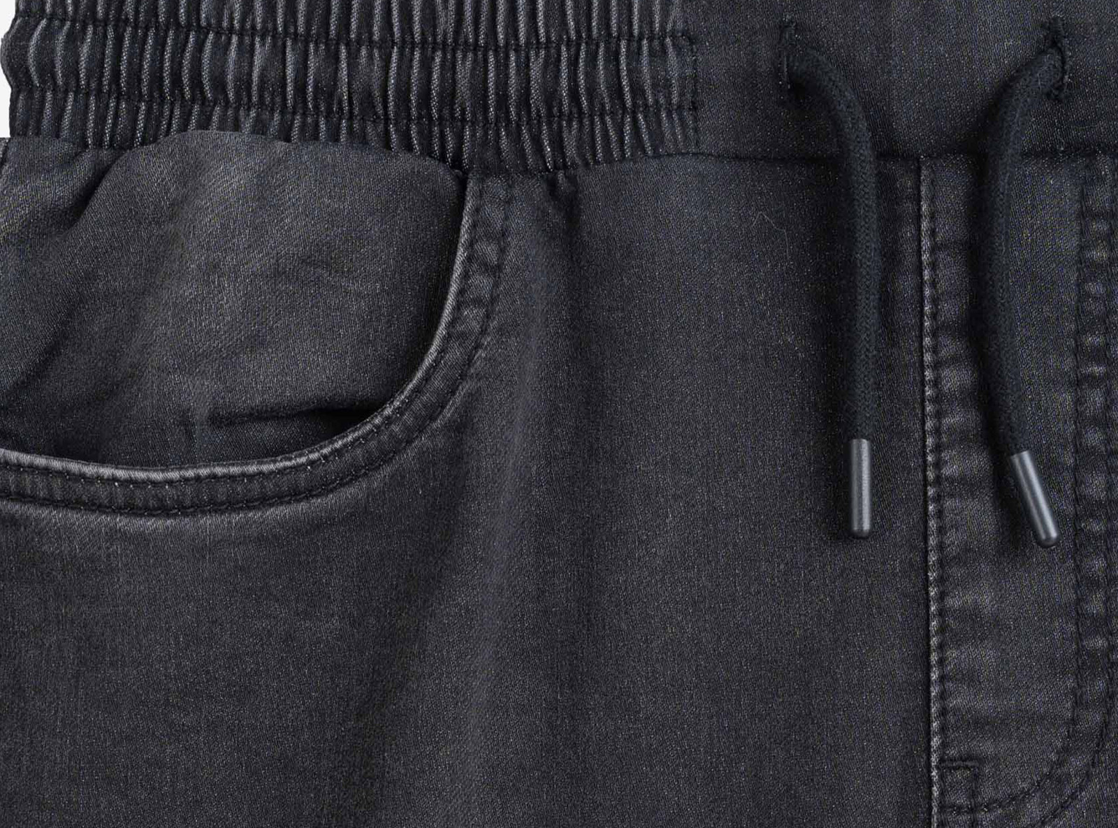 Ciemnoszare spodnie jeansowe typu CARGO z efektem sprania