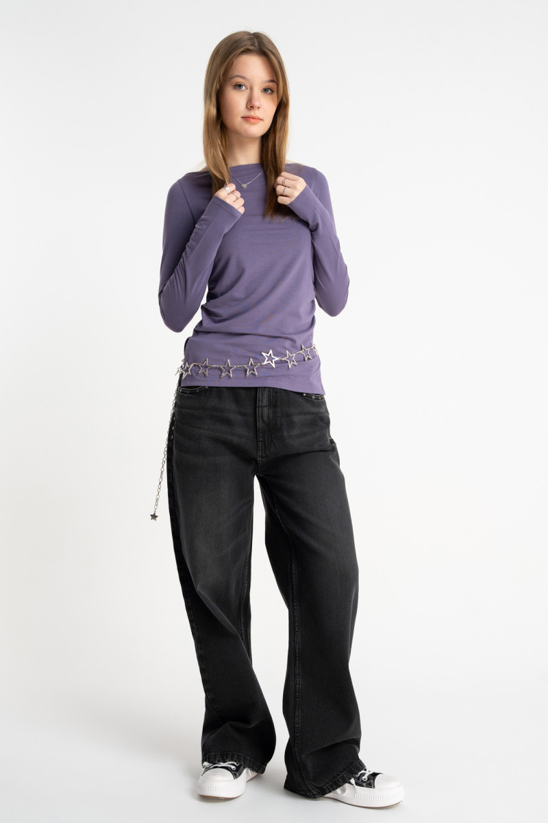 Czarne spodnie jeansowe STRAIGHT z ozdobnymi dżetami zapinane na zamek