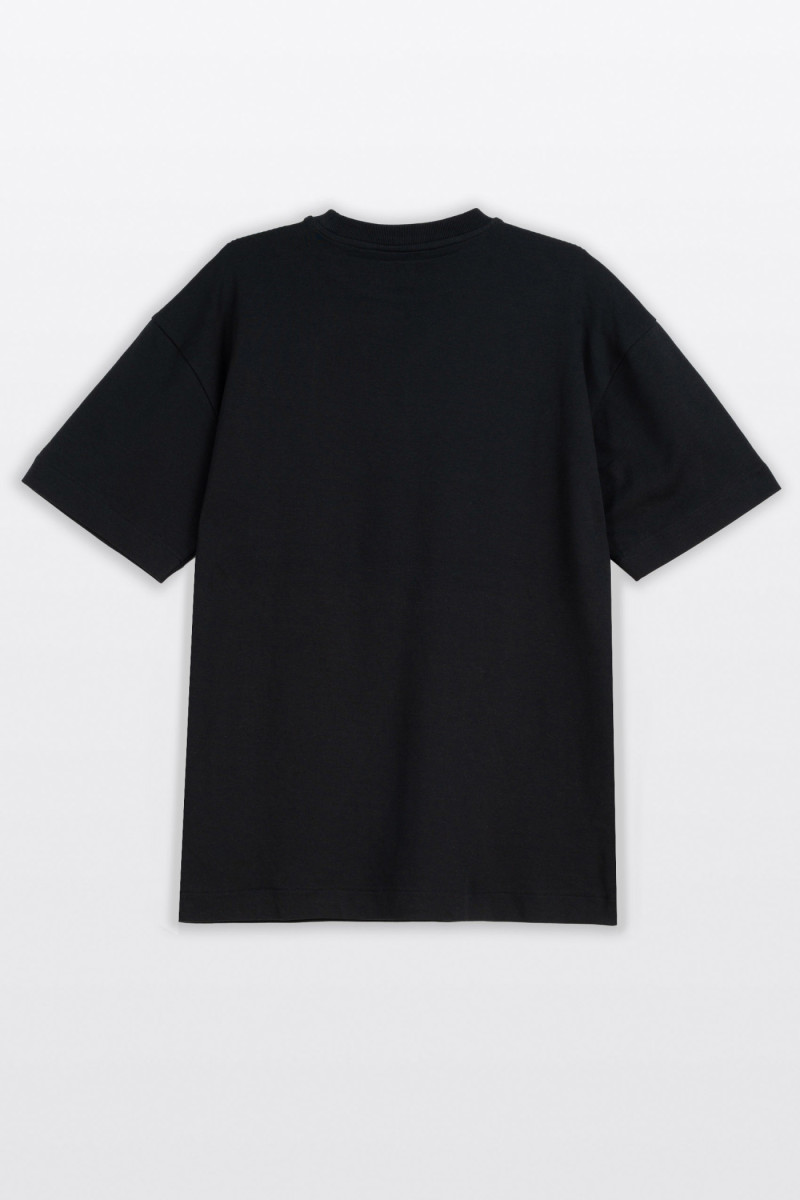 Czarny t-shirt LOOSE z minimalistycznym nadrukiem