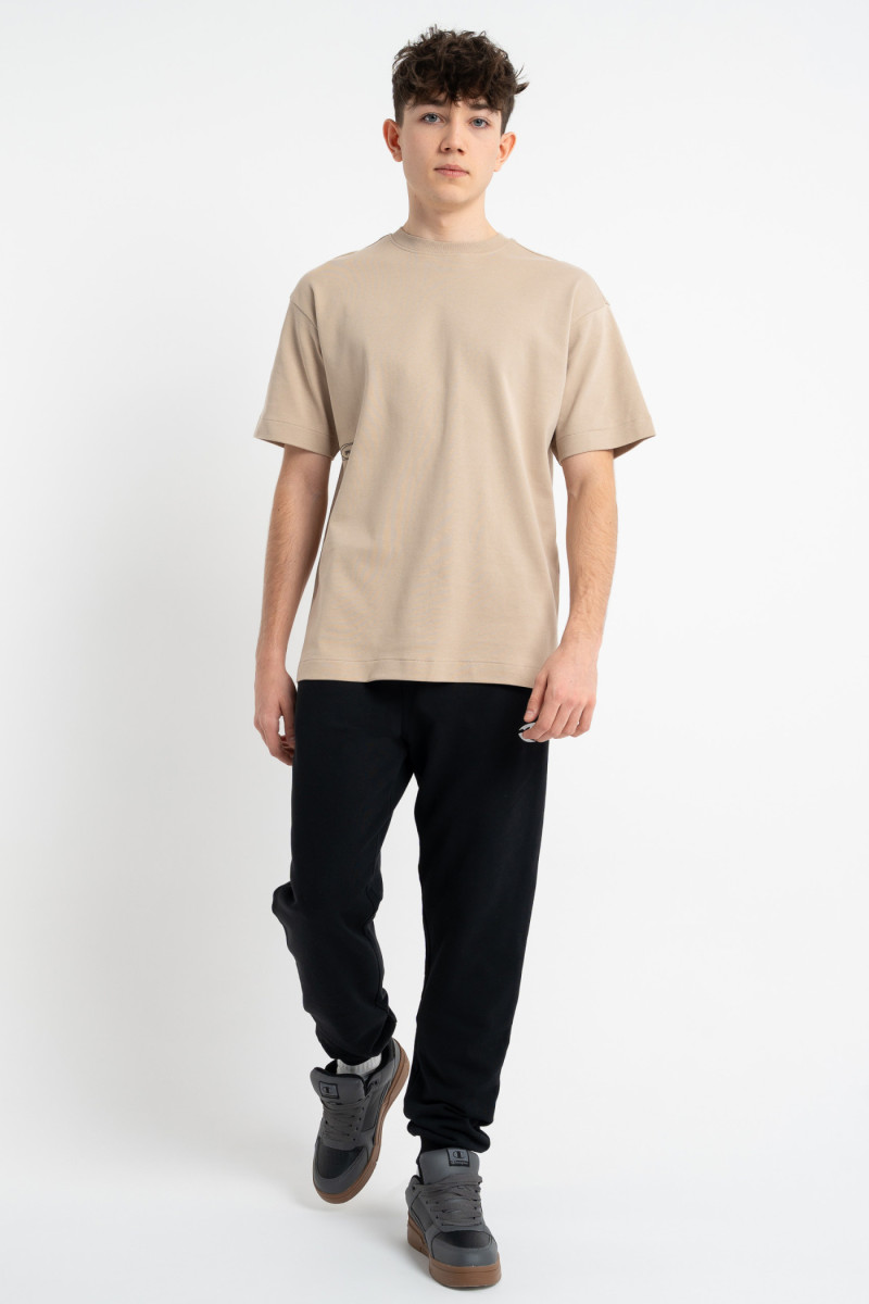 Beżowy t-shirt LOOSE z minimalistycznym nadrukiem