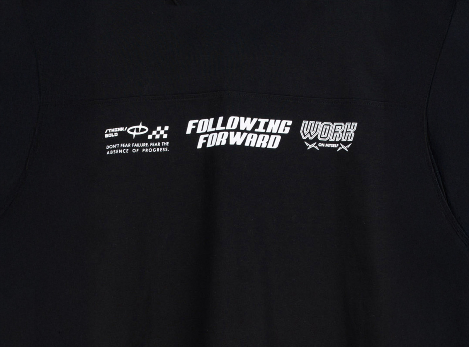 Czarny t-shirt LOOSE z nadrukiem z przodu