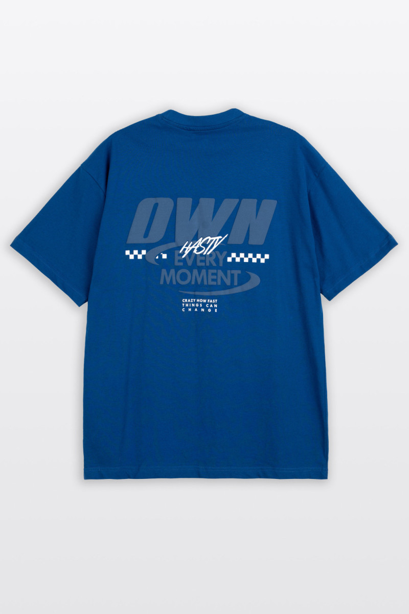 Niebieski t-shirt LOOSE z autorską grafiką z przodu, granatowy